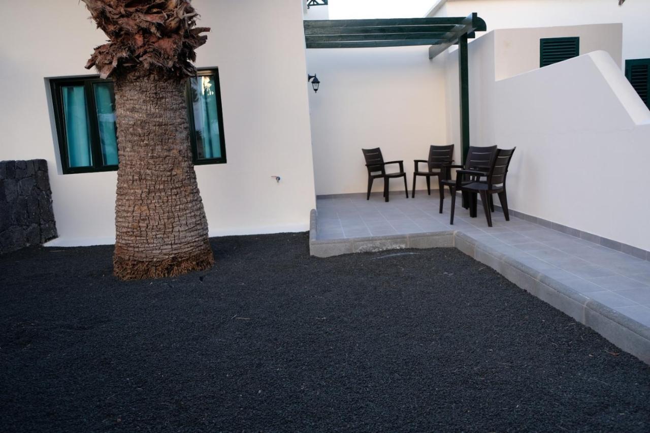 Playa Roca Bungalows Costa Teguise Eksteriør billede